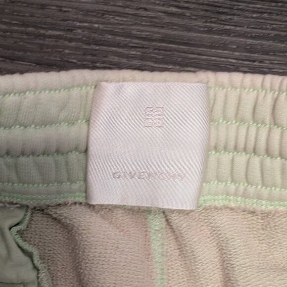 GIVENCHY Two Tone Color Shorts - Picture 2 of 9